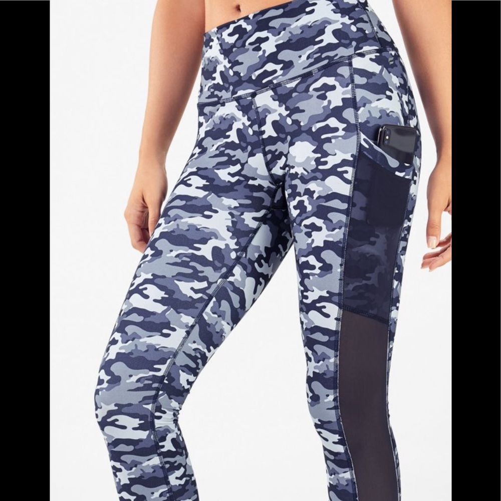 Fabletics Mila Blue Camo (XXL)